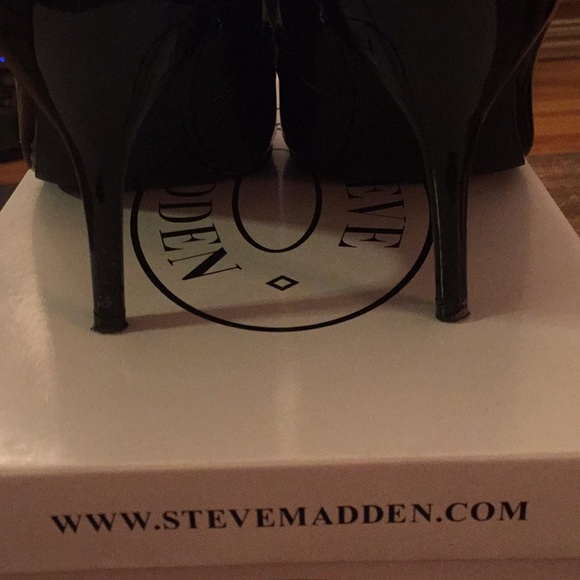 Steve Madden Selene Black Patent Heels - 10 - Picture 5 of 6